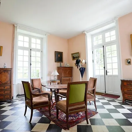 빌라 La Turmeliere *